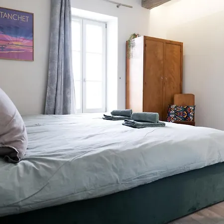 Bel Renove Avec Gout Et Idealement Situe Dans Le Centre-ville * Les Sables-d'Olonne