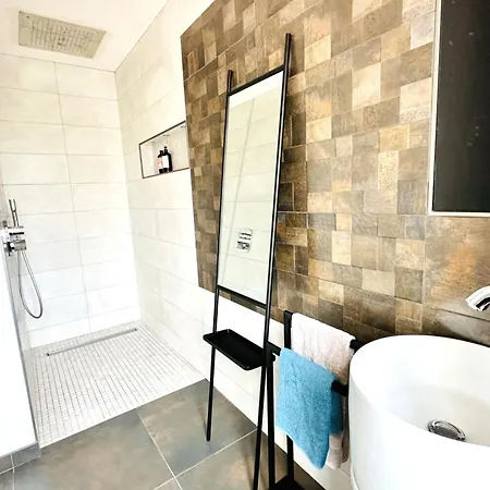 Apartment Bel Renove Avec Gout Et Idealement Situe Dans Le Centre-ville *